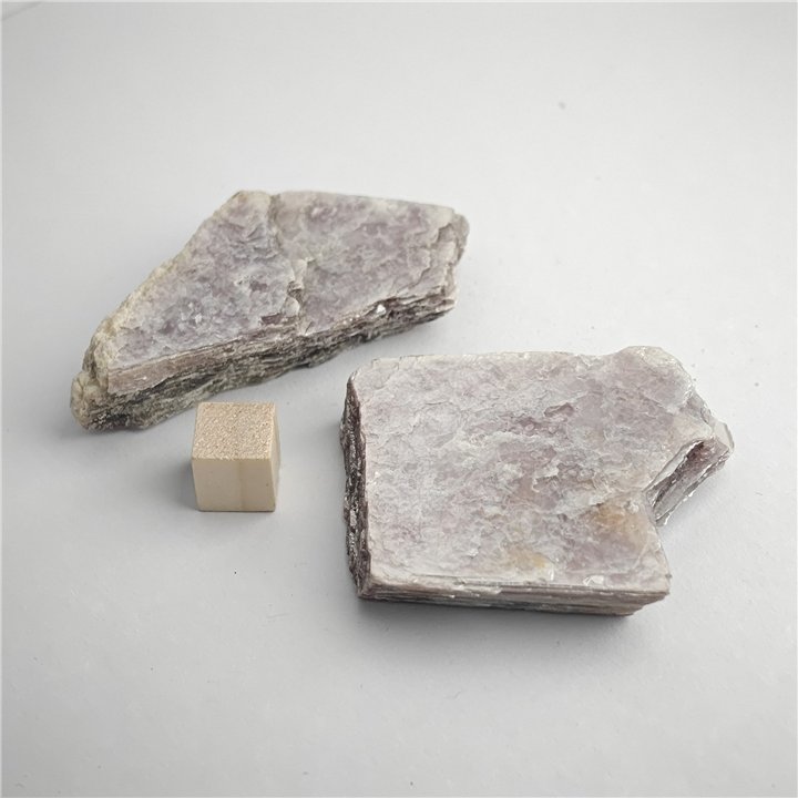 Lepidolite Mica Rough 35-45mm