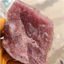 Strawberry Quartz Rough  45-70mm
