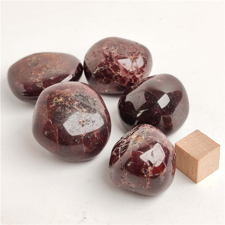 Garnet Medium Tumble Stone